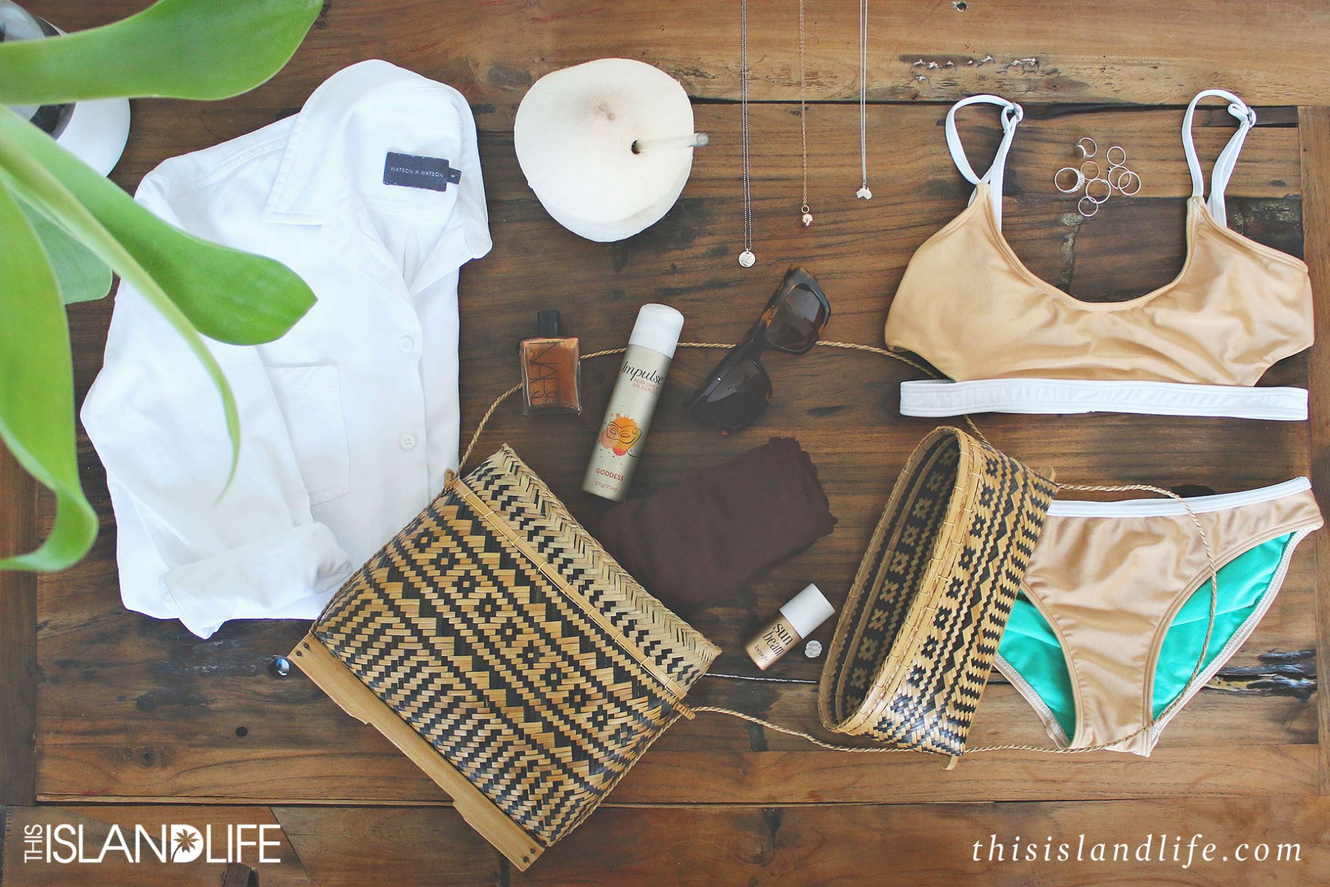 THIS ISLAND LIFE | Beach bag beauty essentials